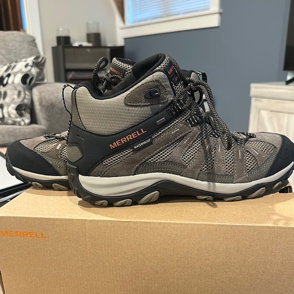 Merrell Boots - Picture 1 of 4